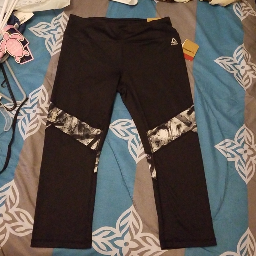 Reebok skinny capris training pants
